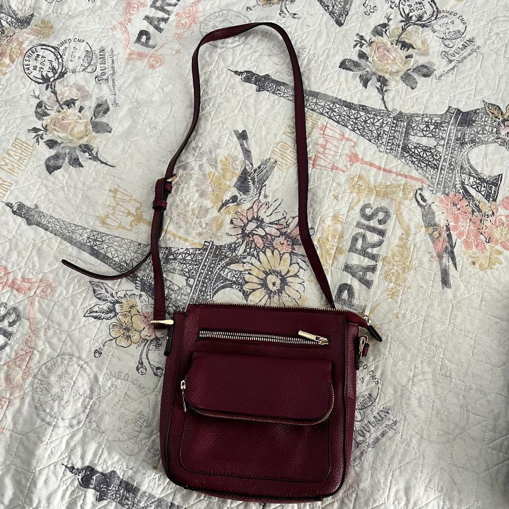 A New Day Crossbody Bag - Vegan Faux Leather - Excellent Condition - Dark Red